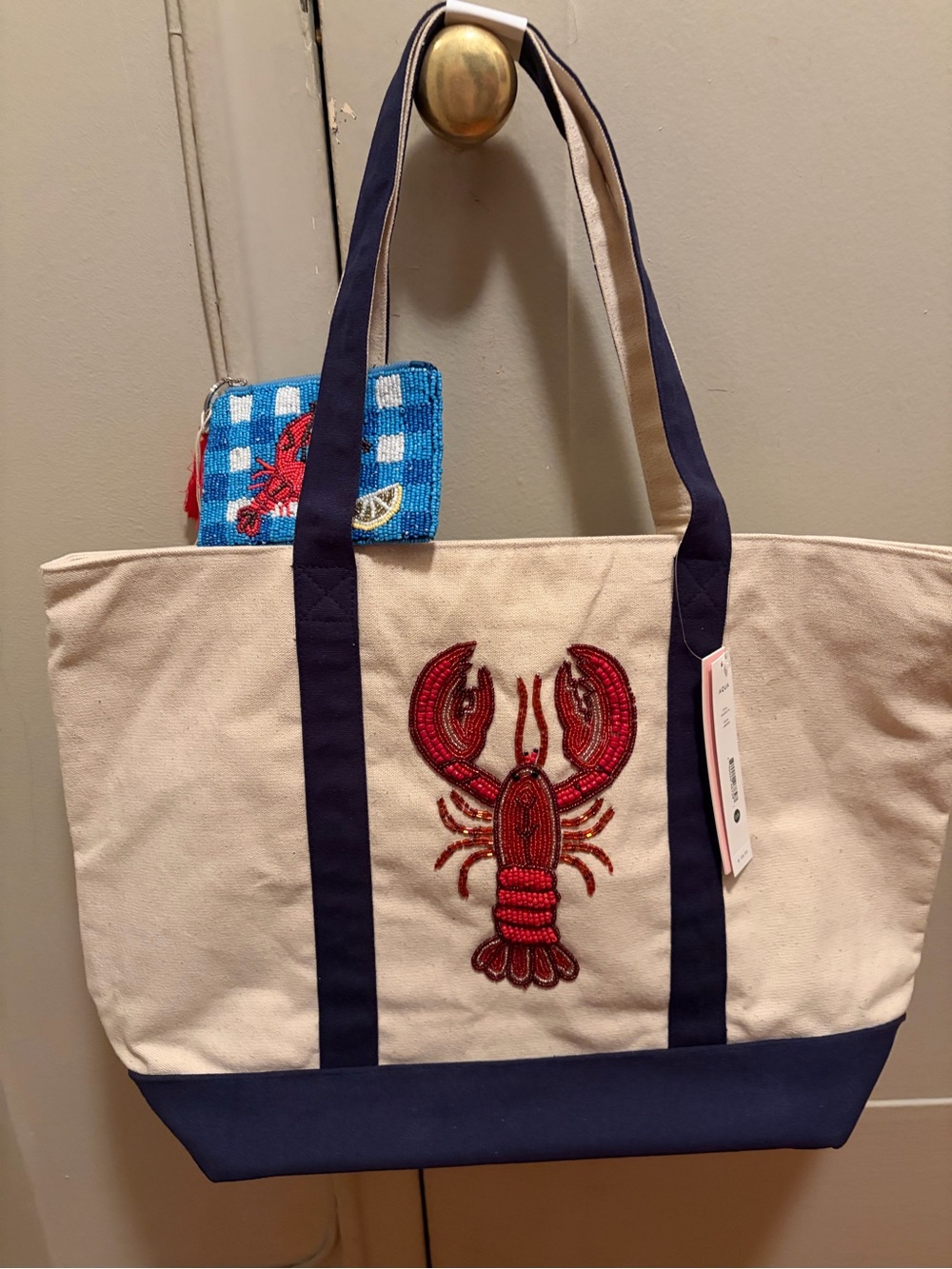 NWT 2 piece Bloomingdale’s Aqua Lobster 🦞 Zippered Canvas Tote W/ Beaded Clutch